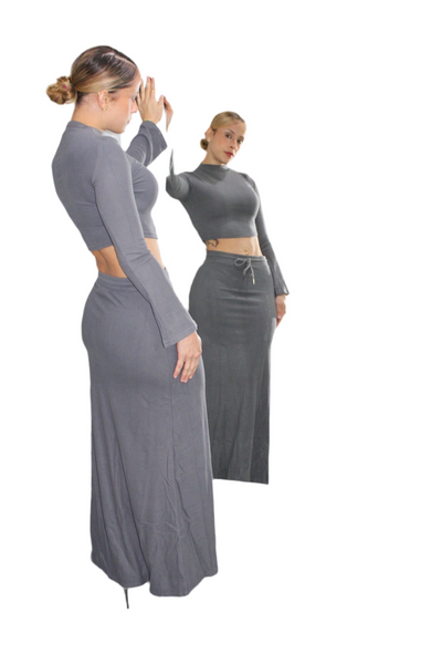 Set two pieces Turtleneck t- shirt with elastic waist Long skirt street wear