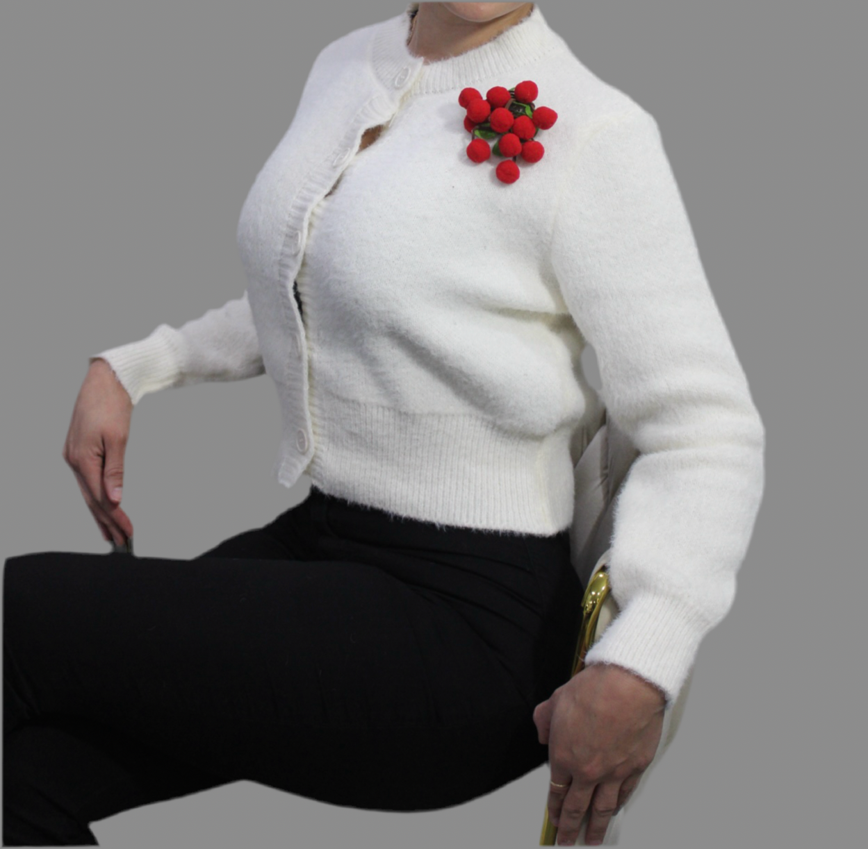 Soft knit sweater whit 3D floral details